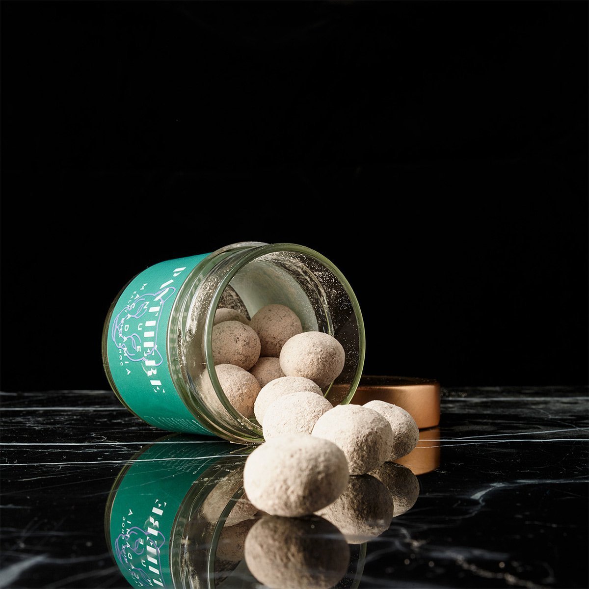 Panthère Nue Macadamia Nüsse Salty White Choc 100g
