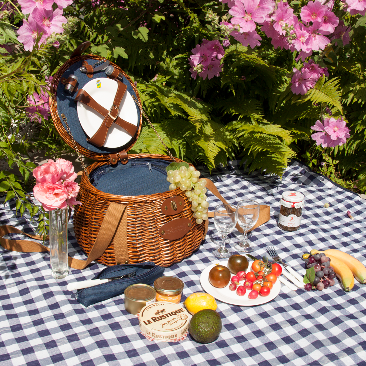 Oschätzchen Picknickkorb Tuileries 2 Personen. Oschätzchen Picknickkorb Tuileries 2 Personen.